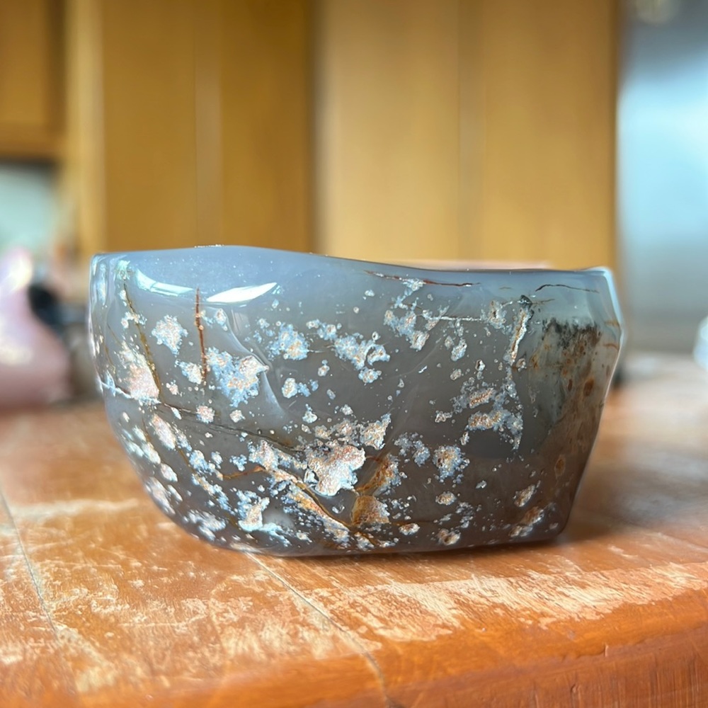 Natural agate hand carved crystal bowl beautiful natural markings